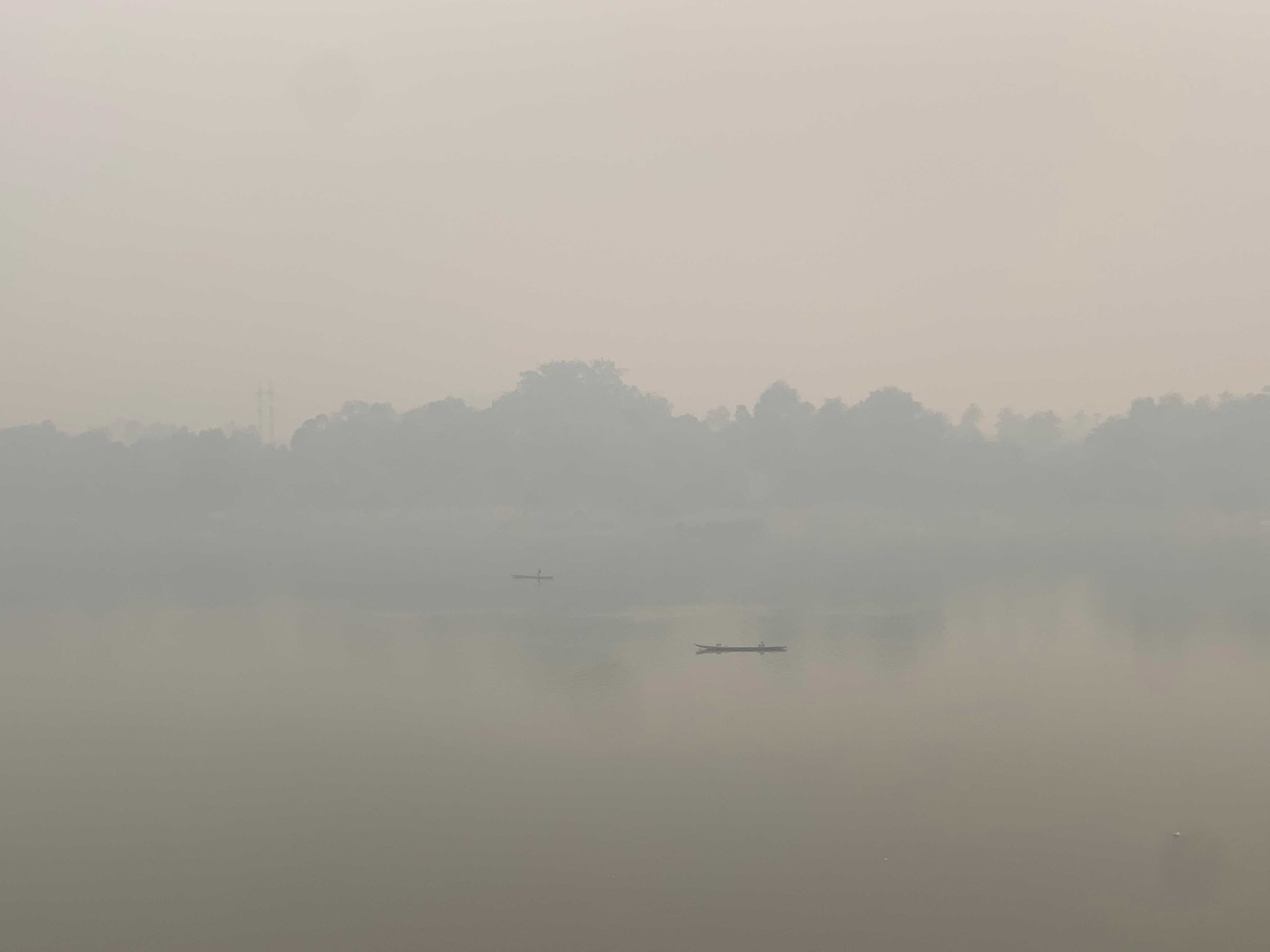 missing image Fiume Mekong a Luang Prabhang, coperto da una nube di fumo